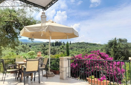 Old Town House | Holiday Home "Nora" with 2 Apartments and Shared Pool - Sea Breeze 2