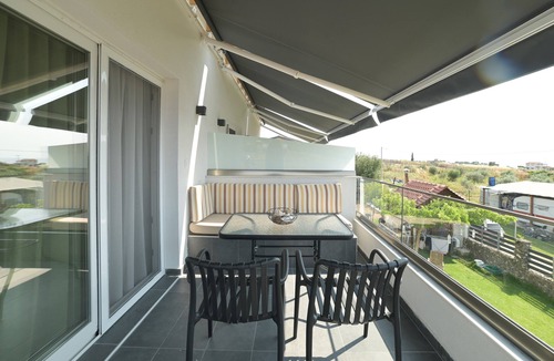 Nea Propontida House | Holiday Home 'One Bedroom Apartment' with Balcony, Wi-Fi and Air Conditioning