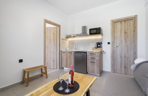 Chalikounas House | Holiday Home 'One Bedroom Apartment with Veranda' with Balcony, Wi-Fi and Air Conditioning