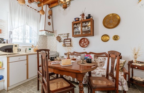 Artemonas House | Holiday Home 'Penny's House' with Mountain View, Wi-Fi and Air Conditioning