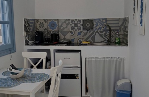 Grikos House | Holiday Home 'Pico Bello Patmos 24' with Mountain View, Wi-Fi and Air Conditioning