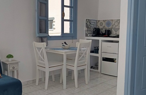 Grikos House | Holiday Home 'Pico Bello Patmos 24' with Mountain View, Wi-Fi and Air Conditioning