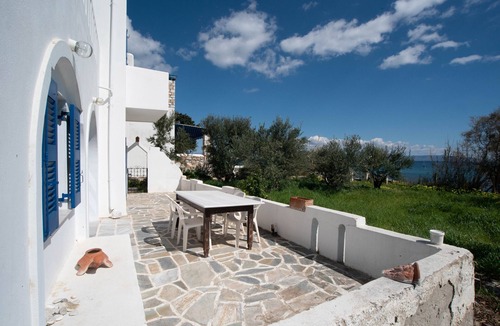Drios House | Holiday Home 'Sea 2 Sky Garden 1' with Sea View, Wi-Fi and Air Conditioning