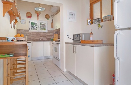 Perigiali House | Holiday Home 'The Sea Martin' with Sea View, Wi-Fi and Air Conditioning