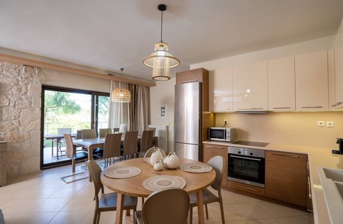 Agalas House | Holiday Home Timos Villa with Mountain View, Wi-Fi and Air Conditioning