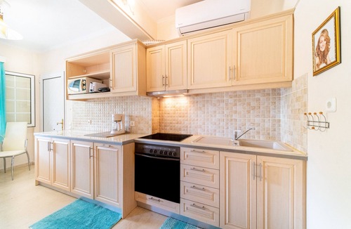 Gouvia House | Holiday Home 'Villa Atalanti' with Private Pool, Wi-Fi and Air Conditioning