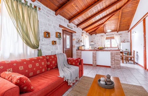 Kalamaki Cottage | Holiday House - 5 minutes from Kalamaki Beach