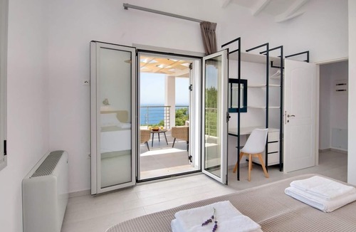 Paxos House | Holiday house Gaios for 1 - 8 persons with 4 bedrooms - Holiday home
