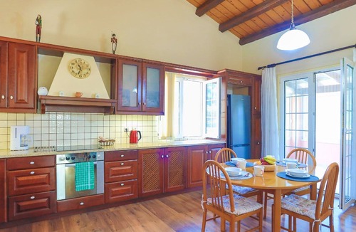 Kato Korakiana House | Holiday house Kato Korakiana for 1 - 8 persons with 3 bedrooms - Holiday home