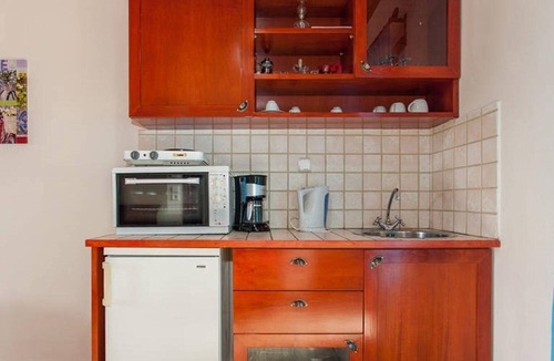 Douliana Apartment | Holiday house with a terrace and balcony