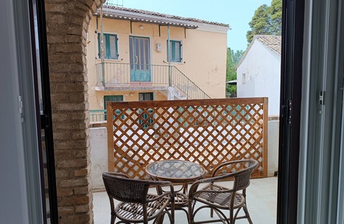 Agios Ioannis Apartment | Holiday Pension Anna, in Agios Ioannis, halfway to Glyfada beach from Corfu town