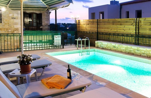 Asteri Villa | Homerez - Spacious villa 2 km away from the beach for 6 ppl. with swimming-pool