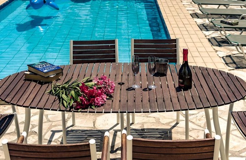 Agrilia Villa | Homerez - Villa for 4 ppl. with swimming-pool, garden and terrace at Agrilia