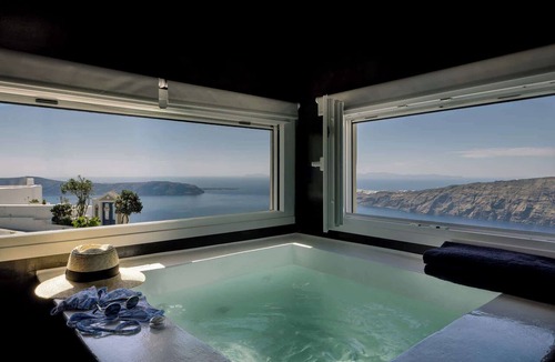 Imerovigli Apartment | Honeymoon Suite with Jacuzzi Nea Premium Residences