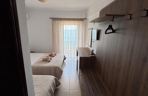 Ouranoupoli Hotel | Hotel Avra