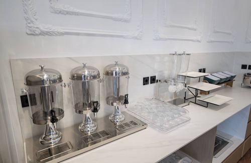 Nikel Hotel | Hotel By Holiday