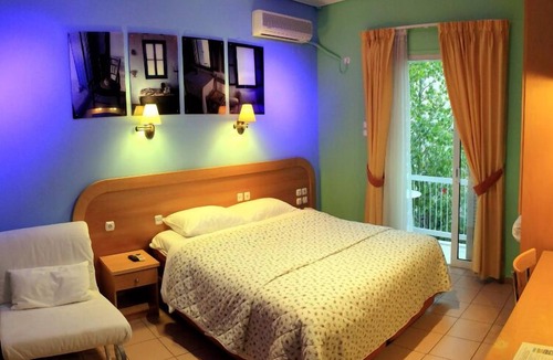 Loutraki-Agioi Theodoroi Hotel | Hotel Segas
