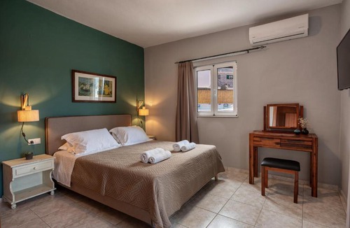 Vizari House | House Aggeliki Private Hot Tub