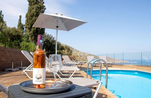 Agia Pelagia House | House of Harmony Suites | Maria