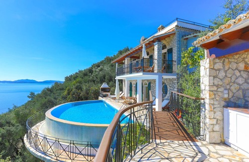 Katavolos Villa | House On The Rocks in Nisaki