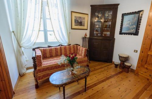 idhra Apartment | Hydra's Pearl - Gold Pearl, Luxury Mansion, No Steps, 120m from the port