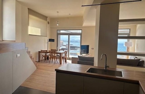 Halepa Villa | Hydrobates Waterfront Villa