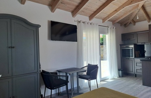 Pylos-Nestoras House | Idyllically situated, small holiday home, on the edge of Assini, near Koroni, on