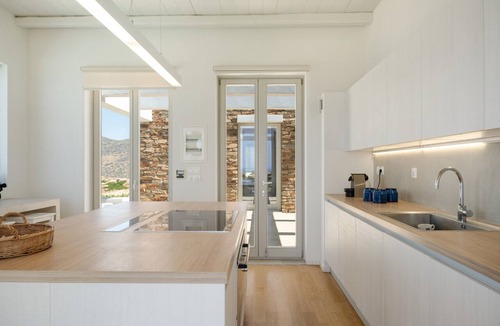 Milopotas House | Ilikatida Luxury Villa in Mylopotas, Ios – 3 En-Suite Bedrooms, 4 Bathrooms, Infinity Pool