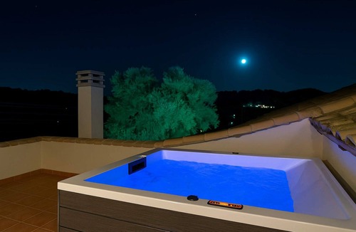 Agios Ioannis House | Iliopetra House 2 - Corfu Retreat with Jacuzzi