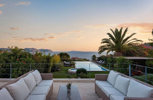 Anavyssos Villa | Impressive Athens Villa | Villa Solstice | 4 Bedrooms | Private Pool with.