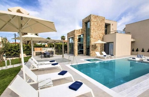 Pefkochori Villa | Incredible Halkidiki Villa | Villa Fredegar | 4 Bedrooms | Spacious