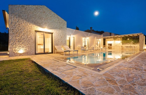 Kavvadades Villa | Indulge in Opulence at Lithari Enac—Luxury Villa with Private Pool