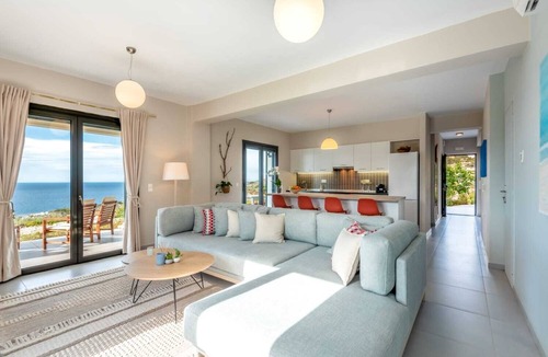 Kokkinon Khorion Villa | Infiniti sea view modern villa