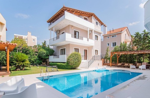 Anavyssos Villa | Inviting Villa in Anavissos with communal pool