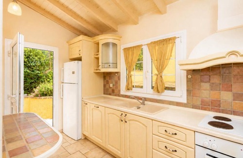 Nisaki Villa | Ioannas House - Four Bedroom Villa, Sleeps 8