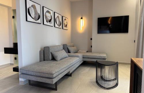 Ag. Georgios Hotel | IONIAN SUITES by Bruskos
