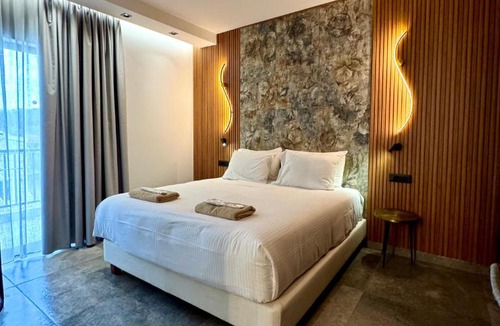 Ag. Georgios Hotel | IONIAN SUITES by Bruskos