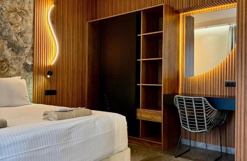 Ag. Georgios Hotel | IONIAN SUITES by Bruskos