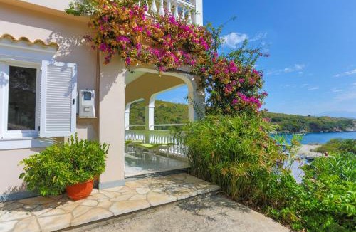 Agios Stefanos Apartment | Irena Saint Stephanos
