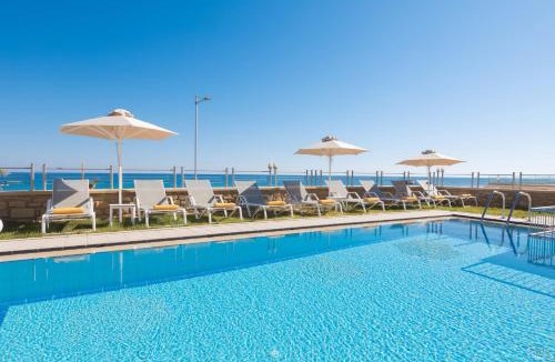 Rethymno Villa | Irida beachfront Villa for 12 steps to amenities