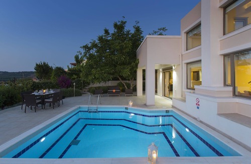 Skouloufia Villa | Irini Villa. Definite Comfort near Archaeological Sites!