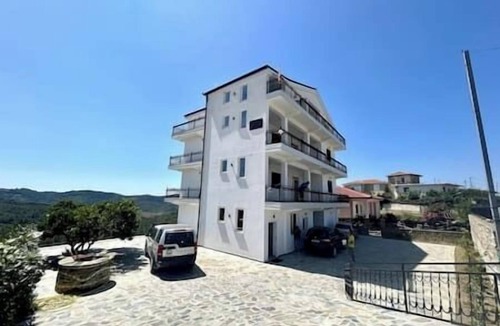 Ishem Apartment | Ishem Green View Two Bedrooms Free Wi-Fi Garden Private Parking