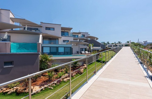 Anissaras House | ISholidays Felicity 1 Bedroom Sea View Suite with Jacuzzi