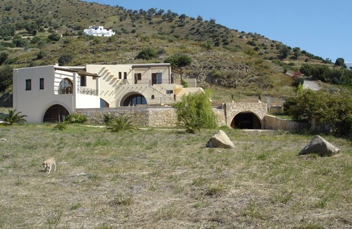 Agia Galini Villa | ISLAND VILLA sleeps 10 people