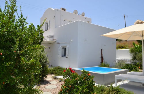 Messaria Villa | JB VILLA ,Stunning Santorini Escape w/heated jacuzzi and enclosed garden.
