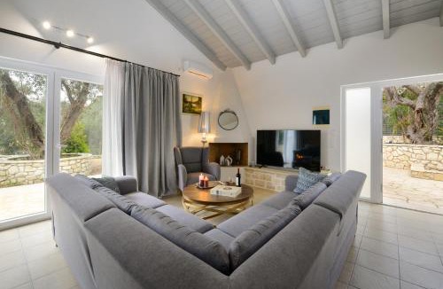Mpogdanatika Villa | Kalokairia Residence