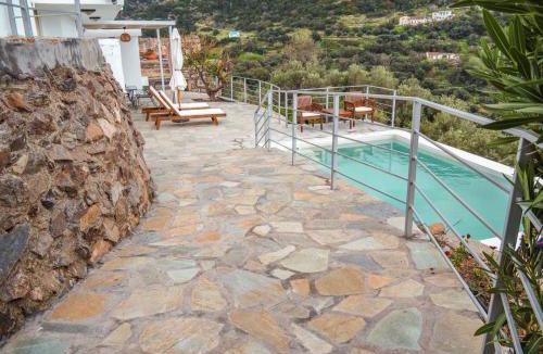 Livadia House | Kampos View - Quiet House at the end of the Road, private pool