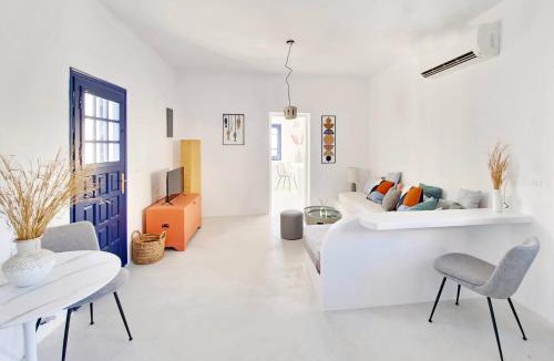 Pyrgos Villa | Karpimo North - Boutique Suite with Sunset View & Private Jacuzzi