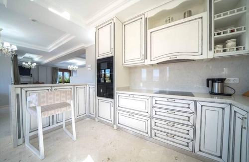 Filaki Villa | Karyo Villa - 5BD, 3min on foot from the beach!