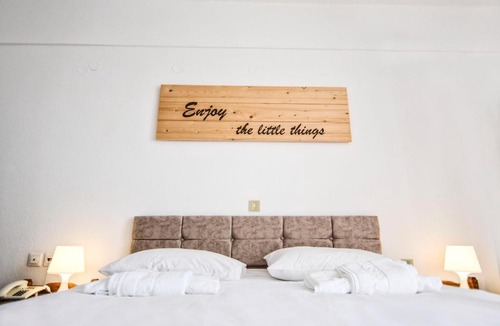 Agios Kirykos Hotel | Kastro Hotel
